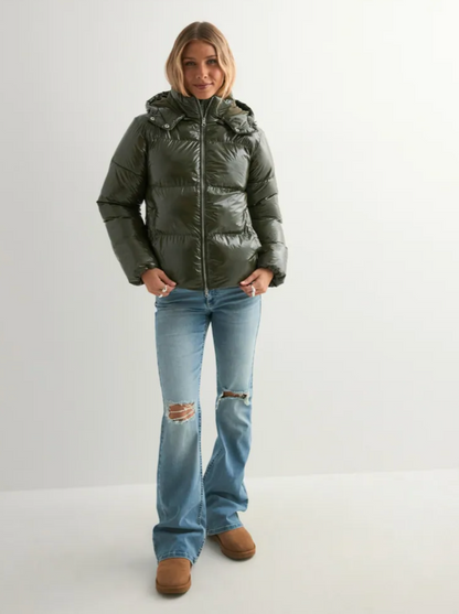 Balmea ⎹ Lumina Puffer